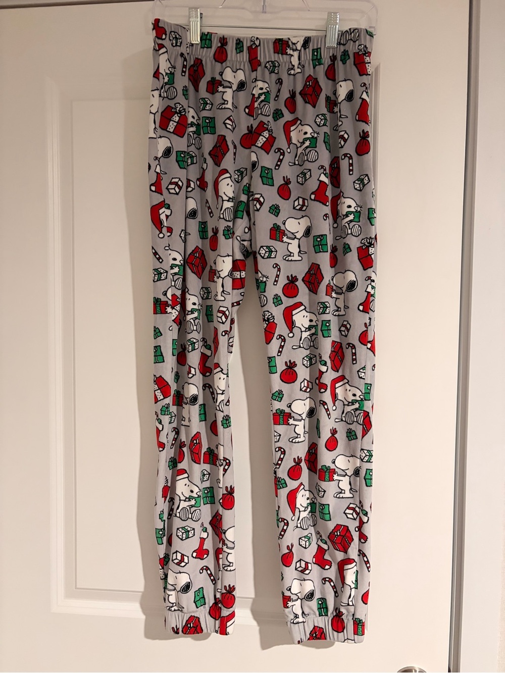Women’s Holiday Snoopy Pajama Pants - Gray with Red & Green
